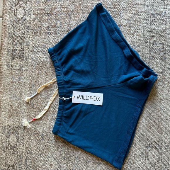 Wildfox “Cuffed Short Solid” NWT Size Medium - Picture 2 of 2
